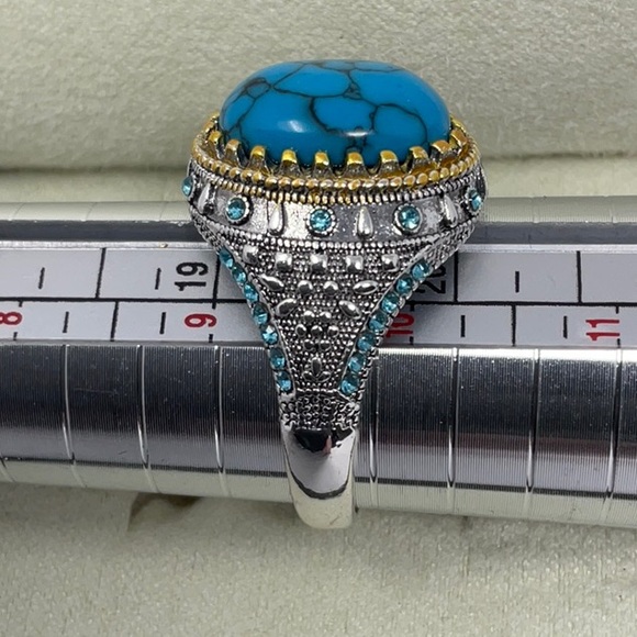 Turquoise ring with silver/gold electroplated band, size 10 - Picture 2 of 6